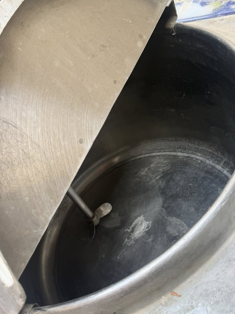 مكينه سوفت كاتابريغا شغاله كامله تبريد هواء تبريد بالاحواض بيها مشكله بالكهربائيات بسيطه 
وبستره ماعرف ما رابطها لين تبريد ماء ف ما مشغلها قديمه استخدم بس الماطور مال الخبط شغال الاماني 
ما متواجد عل فيس خابر او واتساب وبيك خير وتدلل 
واتساب ***********
***********
