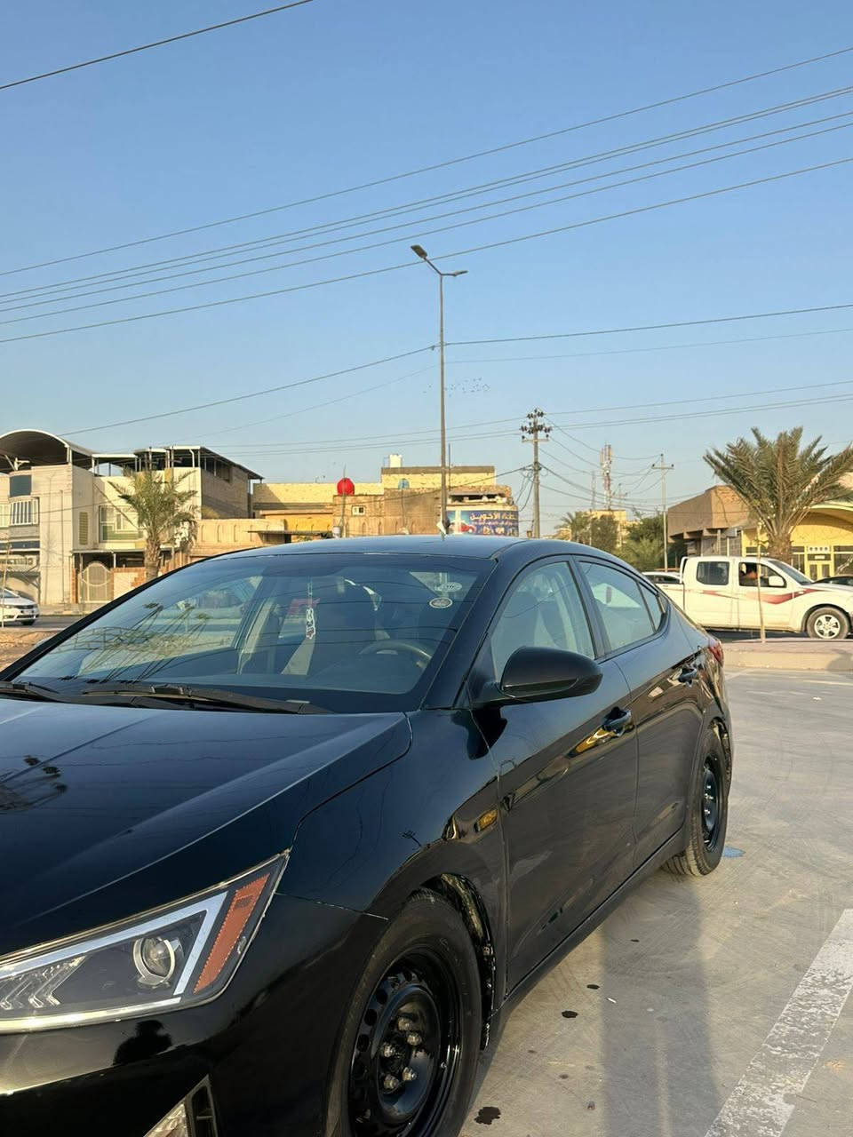 النترا ٢٠١٩ رقم نجف باسمي
حادثها جاملغ جهة السايق وشوية من البنيد مصبوغات
وبيها باب الورة الصدر كلير 
سيارة جاهزة للاخير
ما ناقصة برغي
ادامة منظومة بانزين وبطارية ودسكات جدد وتخم تاير 
وادامة كاملة للسيارة 
رقم الهاتف ***********
