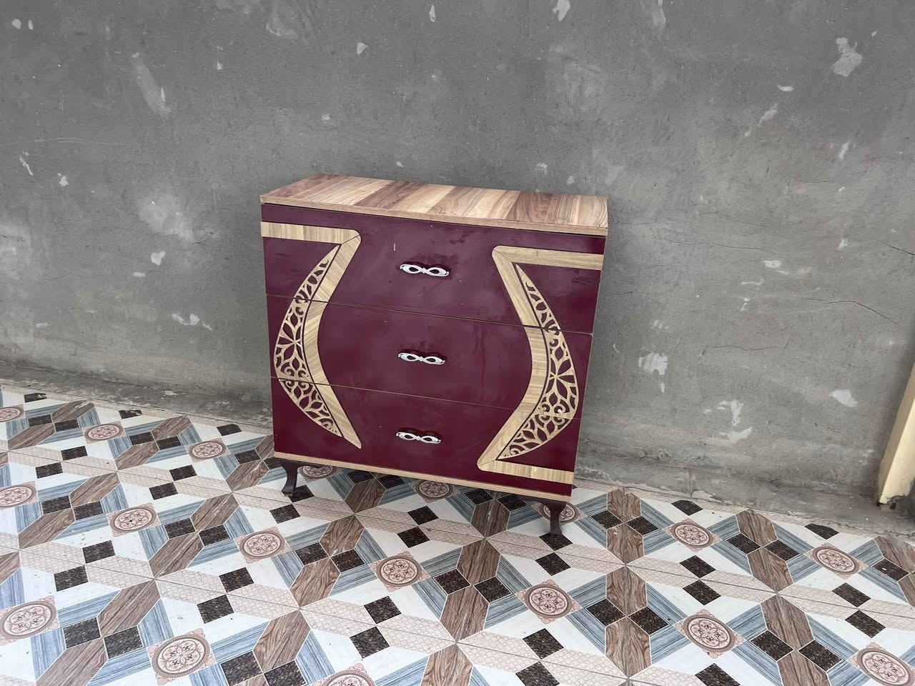 متاح للبيع ***********
