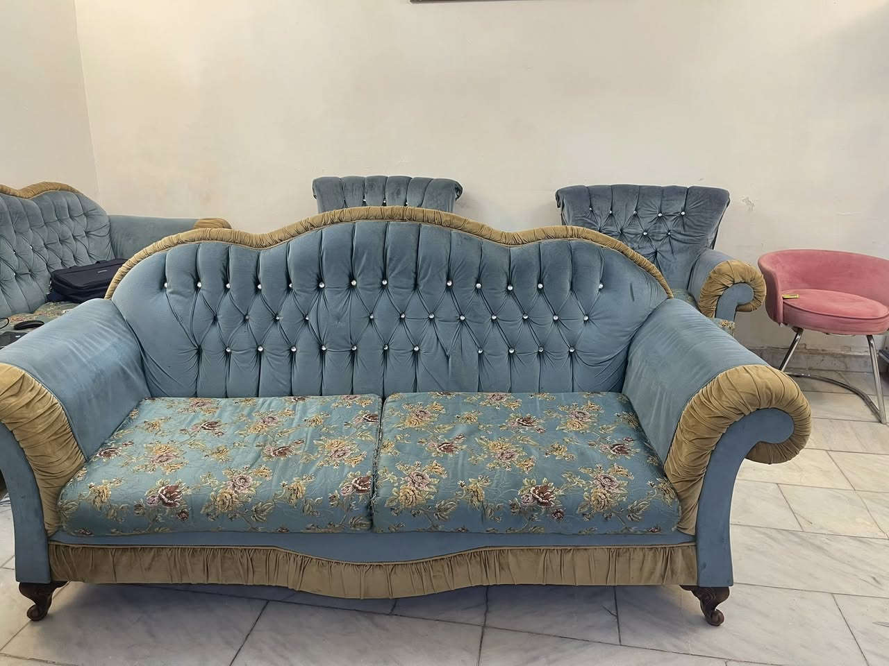 سلام عليكم تخم عشر مقاعد للبيع


**إذا كنت صاحب هذا الإعلان وتريد حذفه لأي سبب، رجاءا أرسل رسالة إلى الدعم الفني**