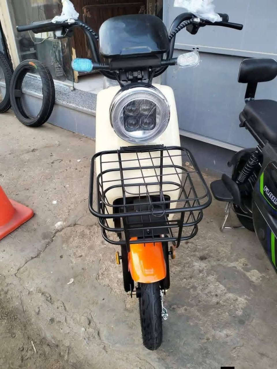 السلام عليكم متوفره دراجات للبيع ***********
