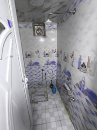 بيت للايجار 50م بناء جديد طابق واحد يتكون من غرفه وصاله ومطبخ وصحيات ج...