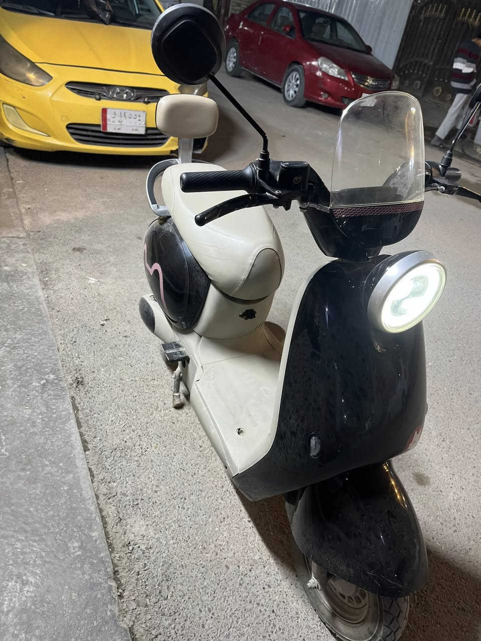 السلام عليكم دراجه شحن للبيع
الدراجه كامله مابي اي نقوصات جديده 
4 بطاريات
3 سرع
السعر/425 الف
شهداء البياع 
***********
