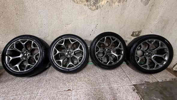 السلام عليكم
ويل هوه وتايراته حجم 20 اوباما 
السعر 400 الف 
الرقم ***********
العنوان البصرة حي الاصدقاء
