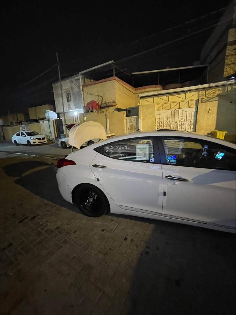 السلام عليكم النترا 2012 خليجي للبيع 
فول مواصفات عدا البصمه بيها مكانات صبغ بس رش بدون معجون رقم انكليزي تحويل مكينه 1800 كير تايرات حداده جاهزه السياره السعر 115 بيها مجال 
*********** Singapore
