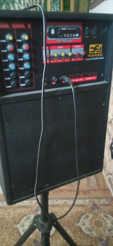 السلام عليكم سماعة اكو رعد صوت عالي واضح وبيها بلوتوث وتحتوي منفذين مايك للبيع العنوان ديالى بعقوبة للاستفسار ***********
