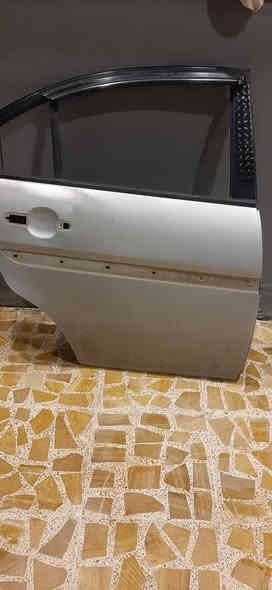 باب اكسنت٢٠٠٩ للبيع بيه صبغ ومعجون وفارغ السعر ٣٠ العنوان موصل ***********
