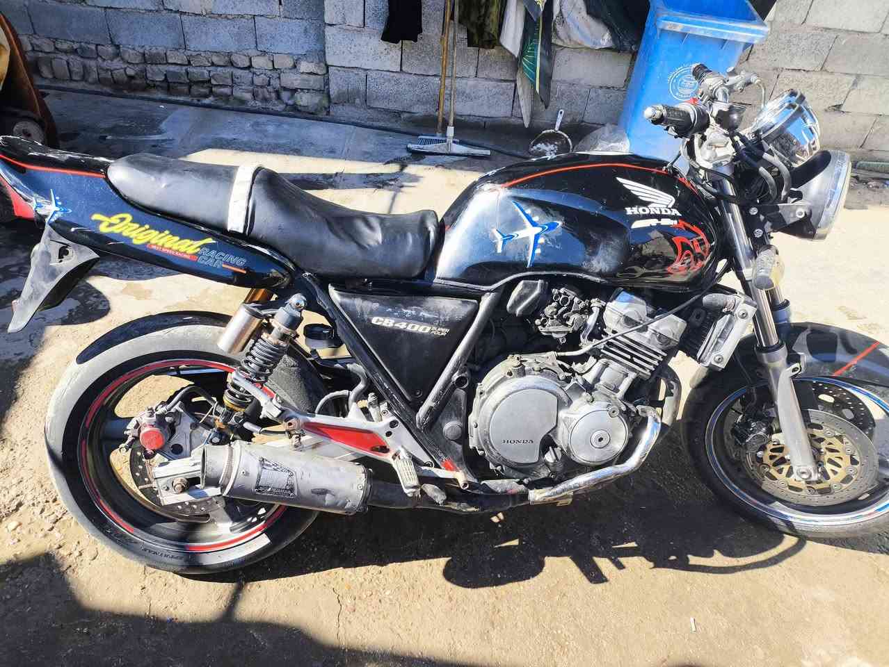 سلام عليكم دراجة سيبي 400للبيع كامله الدراجة شلعة ومعدل نكرة سلف بيهة ملاحضات كلش بسيطة مكاني بغداد الشعلة رايدهة اب850ترايك وين متريد بيهةمجالمال جية  ***********
