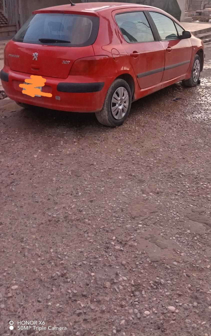 للبيع او معارضه مع اوتوماتيك
 بيجو 307  2005
كير عادي 
السعر 35 وبي مجال
شرط كير ومحرك 
رقم الماني مشروع وطني نينوى 
ضررها تاكيه تدفئة وتبريد شغالة 
شرط التحويل 
***********
***********
