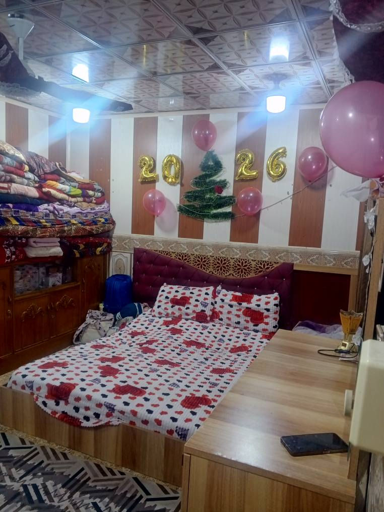 يا الله السلام عليكم ورحمه الله وبركاته الدار للبيع مساحه 50 متر تحتوي على غرفه صاله ومطبخ وصحيات زائد مكشوفه مثل ما موضح في التصوير امامكم العنوان النجف الكوفه شارع المطار الجديد السعر المطلوب 20 مع المجال البسيط للتواصل رقم الهاتف اخوكم ابو طيبه صاحب مكتب الاخوين *********** النجف, العراق
