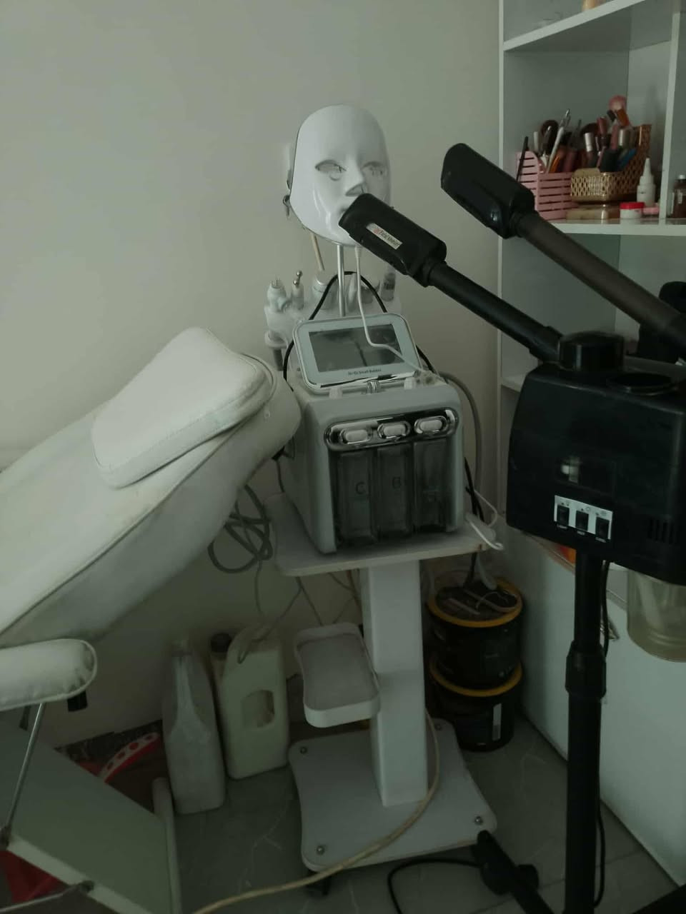 تخفيضات والاسعار نار🔥
تنظيف بشره عميق مواصفات 
واحد على واحد.... السعر ب 15
المكان 
 طريق المطار 
بشارع العريض ينزل 
ع حي العسكري قرب مدرسه زهير مجاورة صيدليه سما 
رقم جيهاز***********.    ام جود ام جود
