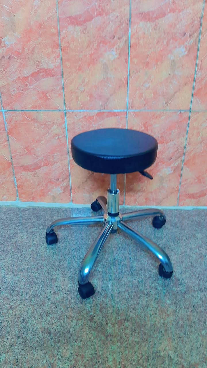 كراسي للبيع كل شخص يريد كرسي يجيب الصورة للخاص واني اعطية السعر...


**إذا كنت صاحب هذا الإعلان وتريد حذفه لأي سبب، رجاءا أرسل رسالة إلى الدعم الفني**