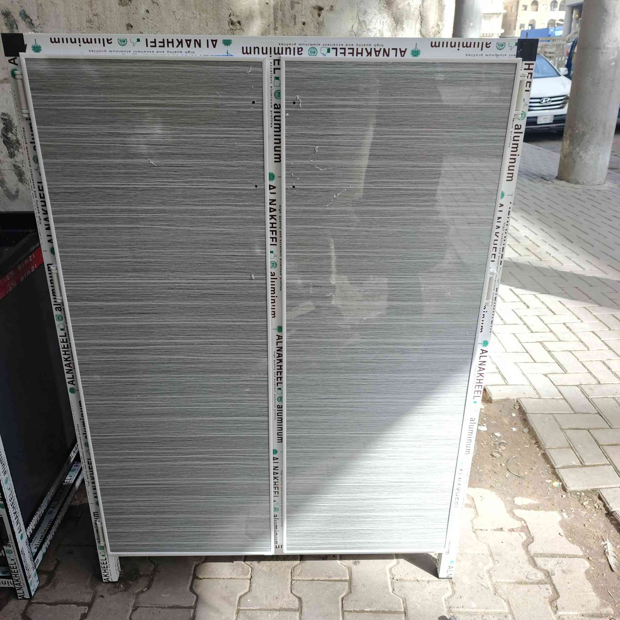 السلام  عليكم يوجد لدينا كاونترات حسب الالوان والقياسات وفصالات وحسب الطلب ولدينا توصيل مجاني داخل بغداد والاستفسار على الرقم *********** و *********** الاتصال على الخاص
