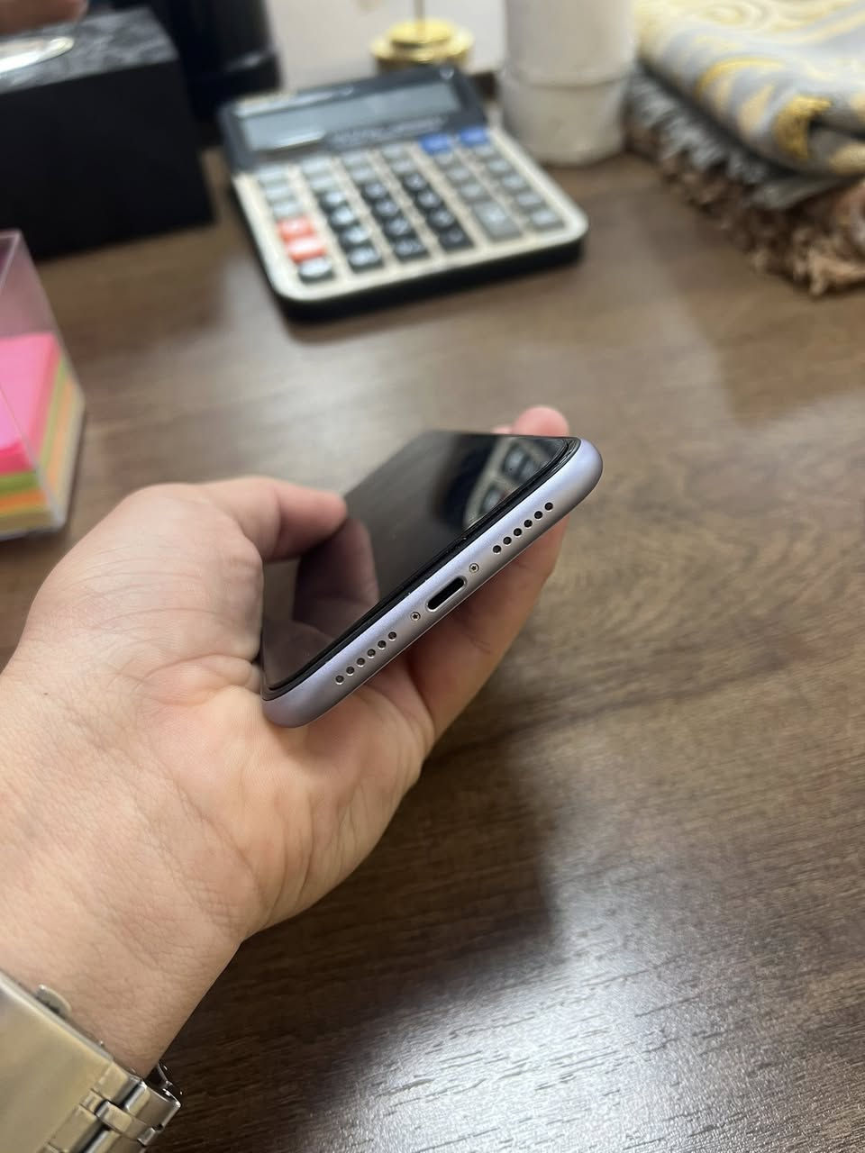 آيفون 11 للبيع ذاكرة 128
بطارية 86 مبدلة بدبي شرط اصلية 

تك سيم 

شحن قطارة  مكاني موصل الأيسر 

سعر 280 وبي مجال 

للاستفسار اكثر اتصل على الرقم ***********
