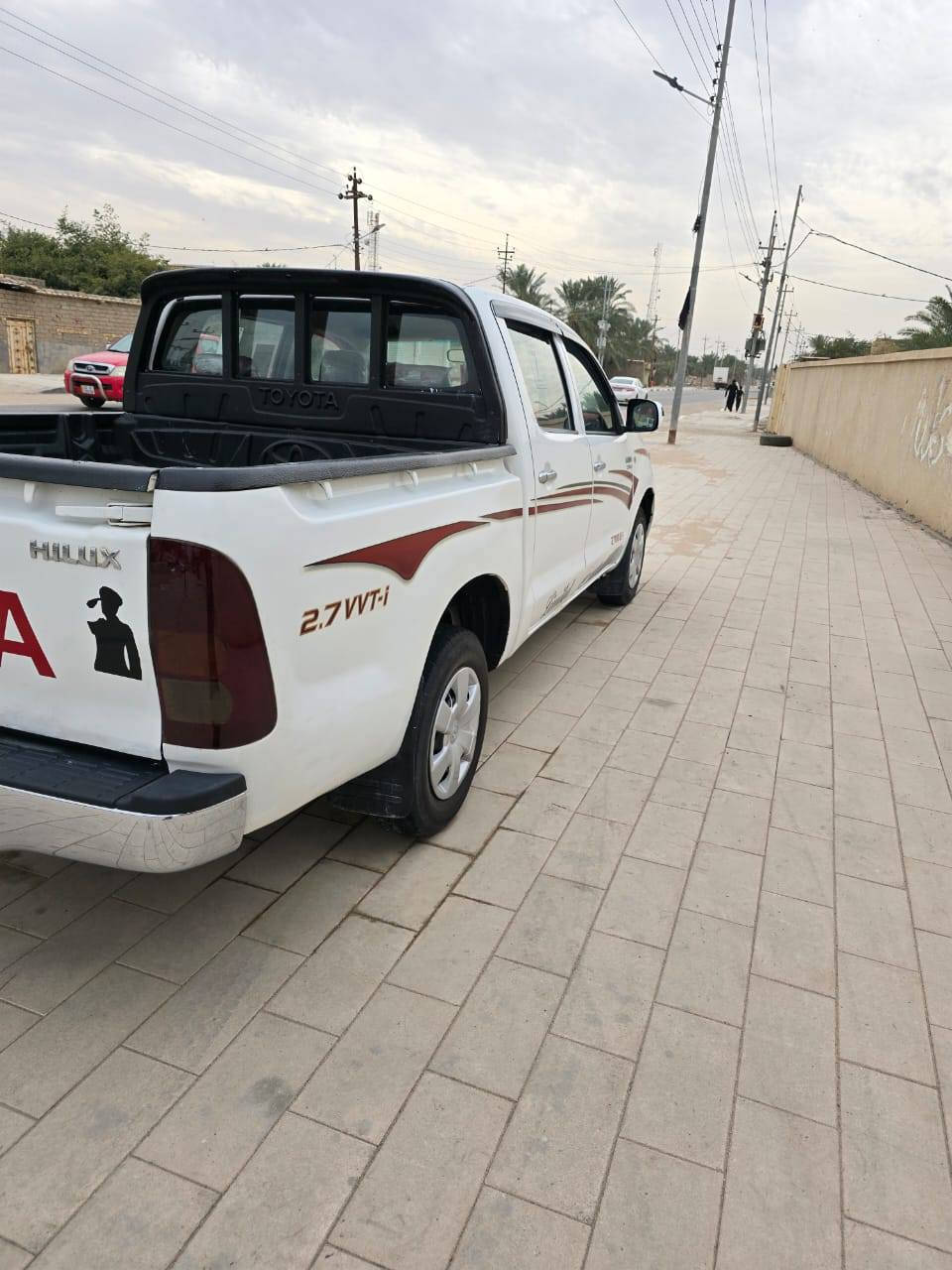 سلام عليكم للبيع هايلوكس للبيع موديل٢٠٧ ***********
