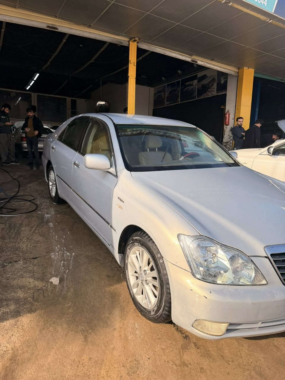 (لەسەر ئیزنی ئەدمێنی گوڵ🌹)
(شاهێنە ٢٠٠٥) (١٨٢ موس)
٣دووگمە و ٣پردە و مەرکەزی و سەلاجە
گێر مەکینە بە شەرت
٣ پارچەی بۆیاخی یابانە
سەیارەکە ماڵی دۆستە
 ٢٥٠ مەسرەفی تیا بوو بۆت ئەبڕم
ژمارەی مۆبایل
***********
شوین سلیمانی
نرخ٦٢گەڵا و مەجالی کی کەم
