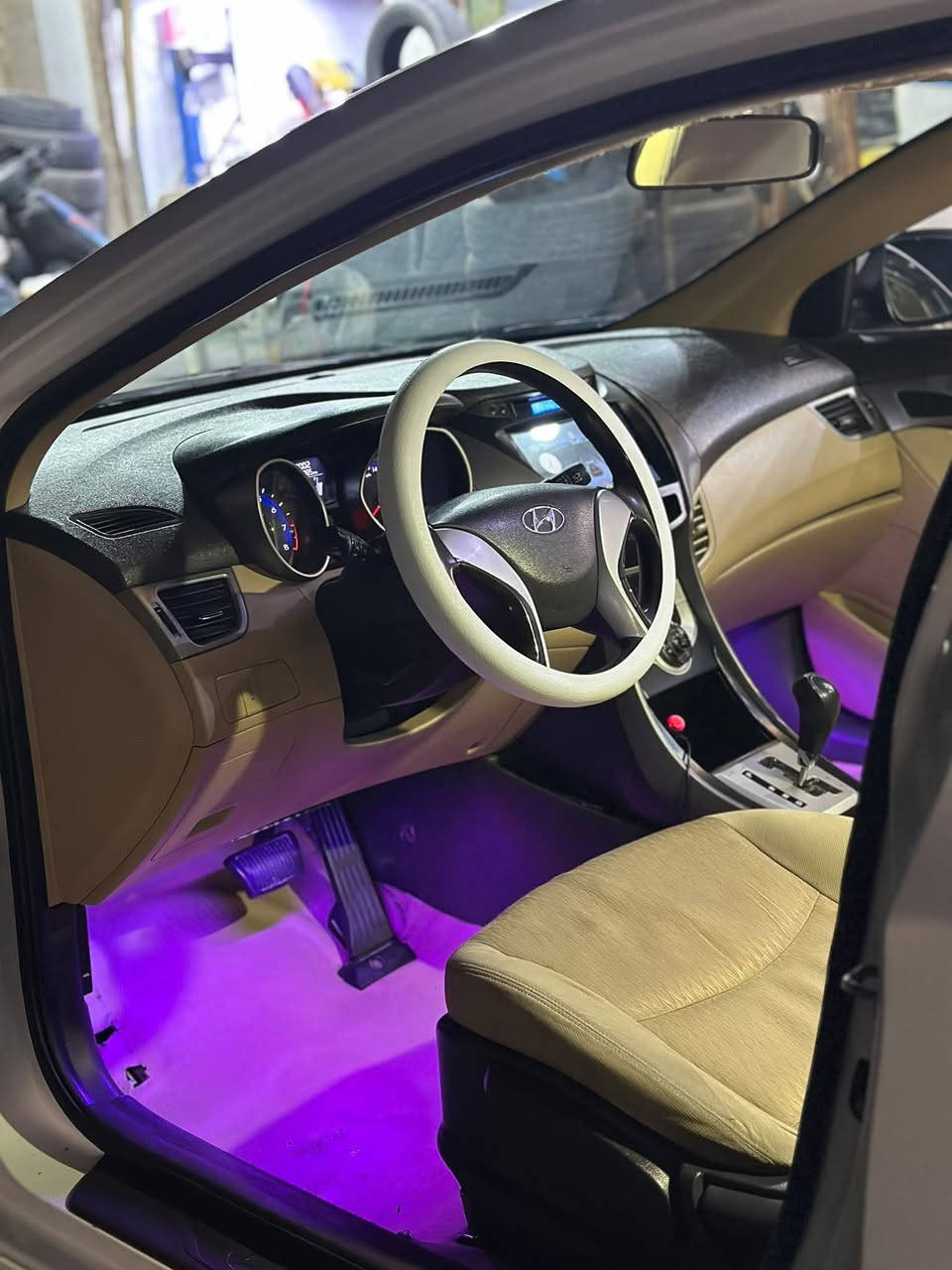 السلام عليكم الانترا موديل 2011 
كفاله عامه كلين بدون صبغ رقم اربيل تحويل مباشر  
كير محرك مكفول محرك 1800 المرغوب سياره ماناقصها اي شي السياره شرط احلا من الصور   (***********  )مكاني سامراء السعر :: 115 وبيها مجال لطيبين
