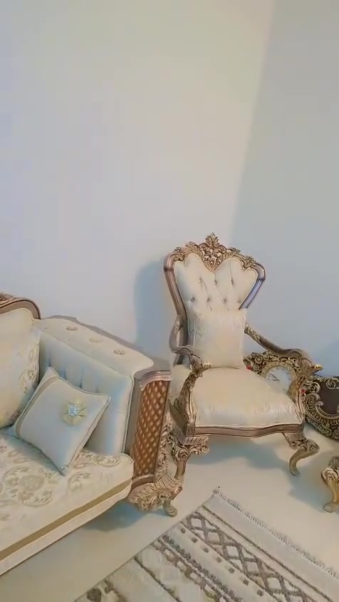 تخم ملكي مصري للبيع درجه اولى وبالنسبة للنظافه انت شوف بعينك للاستفسار تواصل خاص او ع الرقم ***********
