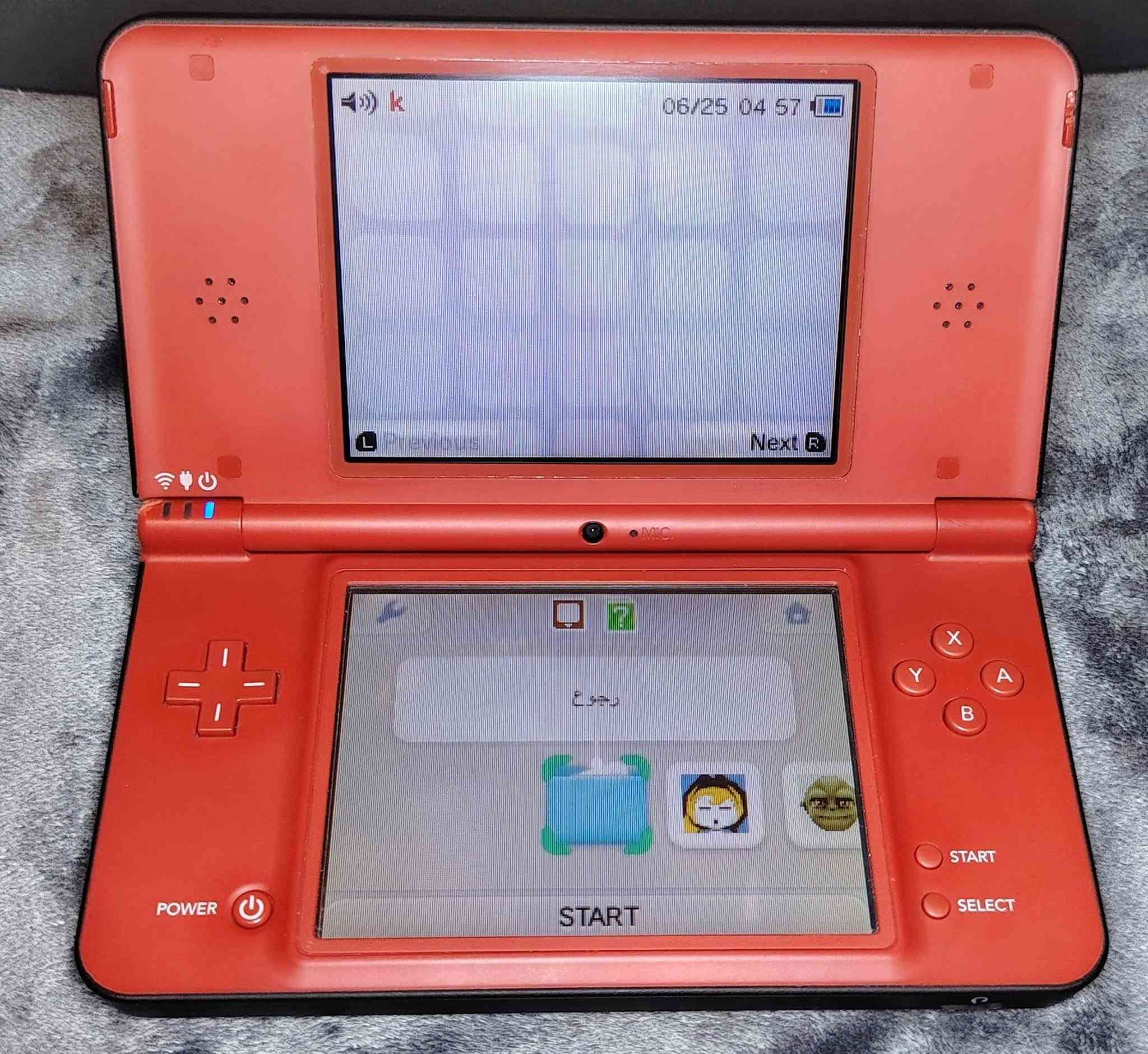 🔥 للبيع جهاز Nintendo DSi XL إصدار ماريو 25th Anniversary 🔥
✅ اللون الأحمر إصدار ماريو النادر
✅ الشاشتين شغالات 
🛑🛑🛑🛑🛑
🚨 مشكله الوحيده منفذ الشحن مثل ما  مبين بل صوره لاكن يشحن
طبيعي
🛑🛑🛑🛑🛑 
✅ ويا الشاحن 
✅ ويا 16GB SD
✅ بي هواي العاب 
📌 نسبة النظافة: 75 الى80% تقريباً
📌 بيه خدوش 
📌 ما بي كرتون
📌 ما ويا قلم   
💰 السعر: 160ألف دينار عراقي
🚚 توجد خدمة توصيل
للجادين فقط ✨


**إذا كنت صاحب هذا الإعلان وتريد حذفه لأي سبب، رجاءا أرسل رسالة إلى الدعم الفني**