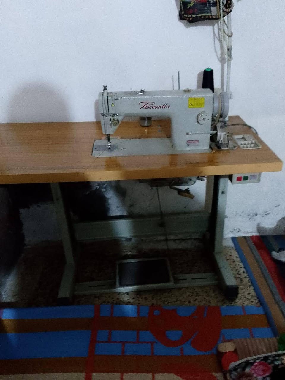 السلام عليكم اخوان مكينه خياطه جديدة وشغاله خياطتها كلش حلوه وناعمه السعر مناسب العنوان بغداد مدينه الصدر الاورفلي ***********
