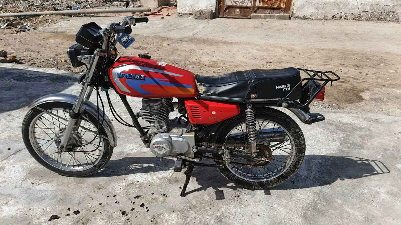 سلام عليكم دراجه للبيع وبيه صوت بل محرك السعر 4060 وبيه مجال قليل *********** العلوان العماره قرب معمل البلاستيك
