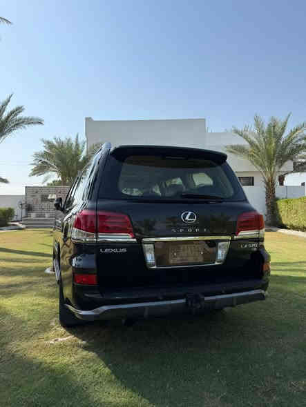 السلام عليكم
لكزز. للبيع 
موديل 2015
5700
فول مواصفات
سيارة مال جناي
بيها بارد شبرين.جاملغ الايمن 
بدون صبغ
كفالة عامة
ماشية. 142 حقيقي
السعر. 45 الف وبيها مجال 
العنوان/ بغداد 
الرقم. ***********
ومن الله التوفيق
