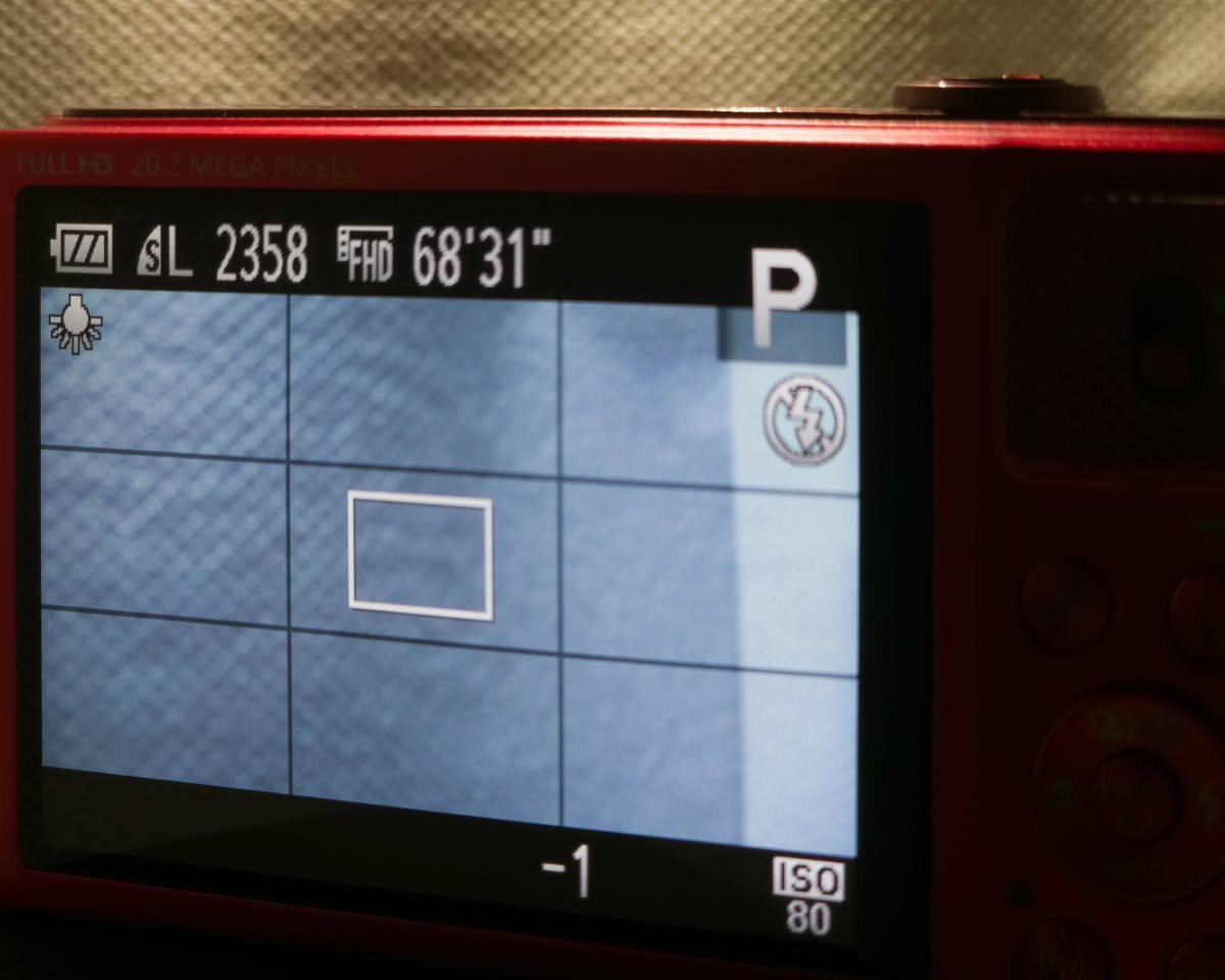 Canon SX620 HS
• دقة 20.2MP
• زوم  25X 
• تصوير فيديو Full HD 1080p
• شاشة 3 إنج
• Wi-Fi + NFC   
• الكاميرا نظيفة بنسبة 98% وتشتغل بدون اي مشاكل

📦 الملحقات: (شاحن / بطارية اصلية / كارت ميموري / جنطة)

السعر: (550,000) و بيها مجال
الموقع كربلاء و يتوفر توصيل
تواصل على الخاص


**إذا كنت صاحب هذا الإعلان وتريد حذفه لأي سبب، رجاءا أرسل رسالة إلى الدعم الفني**