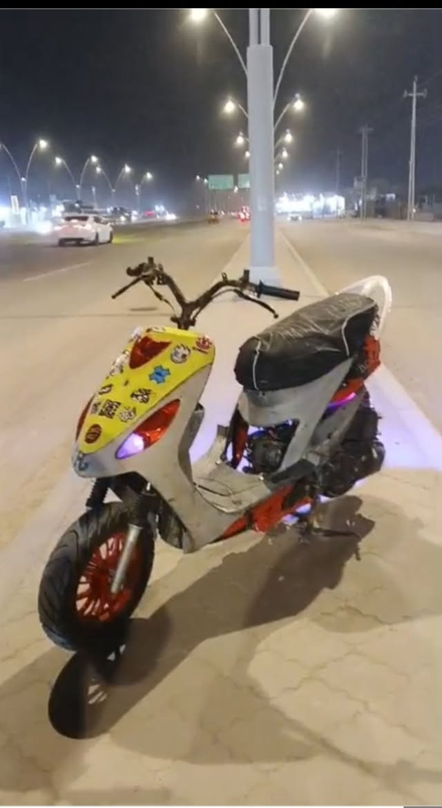 سلام عليكم من رخصه صاحب الكروب دراجة ماكس غجمه مال لعب مفتوحه مره وحده شلعه ومعدل  شرط ويا البلادي تمشي دبل رياضي خلفي تايرات جدد ضفيره جديده كهربائيات كله شغاله دراجه نضيفه داخل وخاراج سعره 650وبيها مجال حك الجيه المو شراي لا يتعبني عنواني بصره شط العرب جباسي موجود واتساب***********
