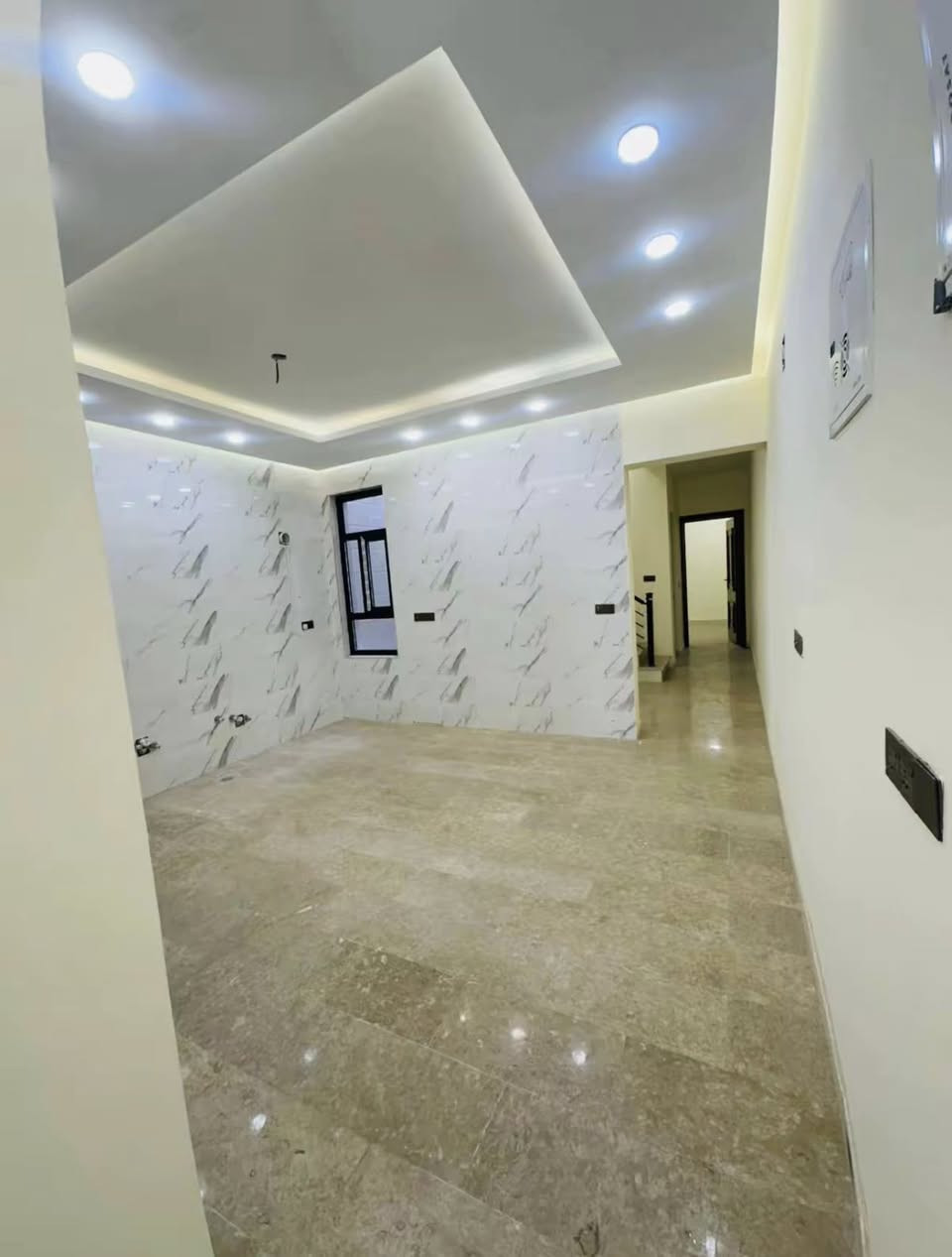 ١١٤ م #للبيع بناء حديث
مدخلين
يحتوي ع #استقبال #مطبخ #٤غرف نوم #خدمات
الموقع 📍حي التجار مقابيل جامعه الامام الكاظم 
للأستفسار آكثر الأتصال على الأرقآم 
***********
القريشي  للوساطة العقارية
