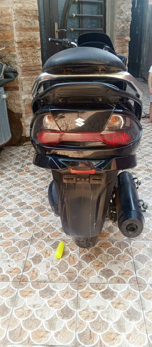 مكلف بلنشر دراجه سكاي ويف كلش نظيفه 800وبيه مجال  للإستفسار الاتصال بلرقم ***********
