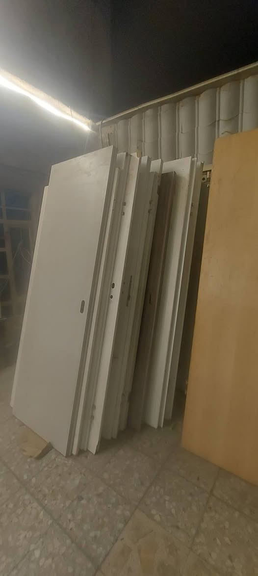 السلام عليكم عندي بيبان العدد ٤٥ باب اذا واحد ياخذهن شلع اساهله بيهن ***********
