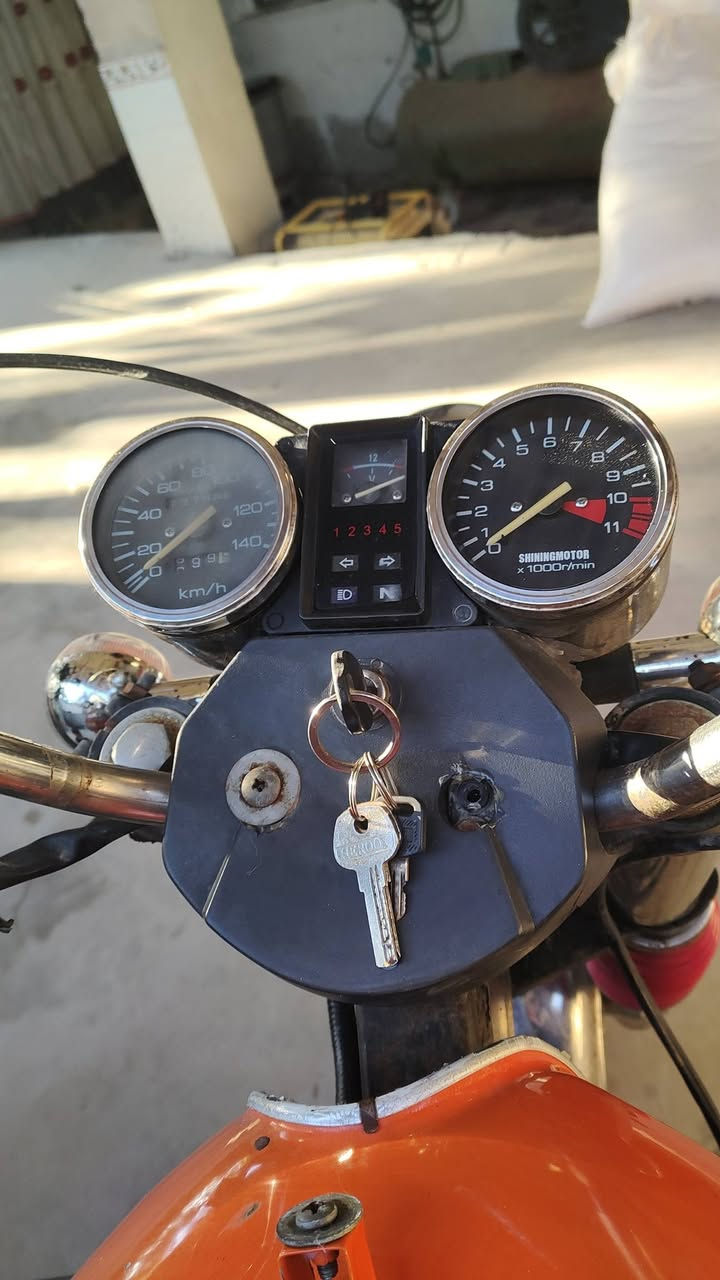 السلام عليكم  ستوته للبيع 

مديل 2020

رقم انگليزي 
السنويه 2028 تنتهي شهر الثامن
 ستوته كلشي شغال بيه كهربائيات لا يت صطابات
سلف أشاير 
مكينه مفتوحه 
 تحتاج كشن  وصفاحيات فقط هاي وضعية الستوته بيه كم ملاحضه بالبدي خياسات بصيطه 
تجي وتشوف اي شي مخالف لهاذ الحجي تاخذه وتروح هديه مني الك 
السعر 2400
 مليونين وربعميه
رقمي بيه وتساب ***********
البصره قظاء الامام الصادق بني منصور
