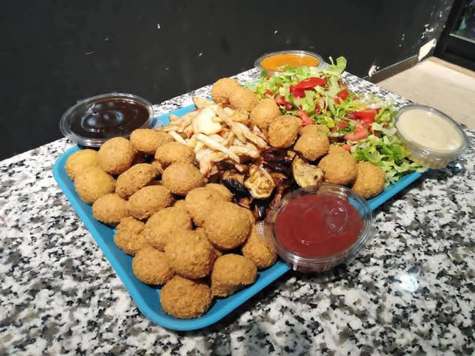 مطعم العافيه اكلات السريعه
يوجد لدينا جميع اكلات الشعبيه 

سارعو بالحجز 

ودلالكم علينا يم مطعم العافيه 

  ***********
