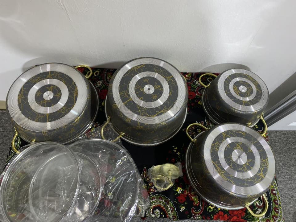 گەیاندن هەیەسلێمانی
مەنجەڵە ٨ پارچەیەکە بە ٤٠ هەزار
مەنجەڵە ٤ پارچەیەکە بە ٣٠ هەزار
لە ناو کارتۆنی خۆیانن
لۆکن و بێ عەیبن


**إذا كنت صاحب هذا الإعلان وتريد حذفه لأي سبب، رجاءا أرسل رسالة إلى الدعم الفني**