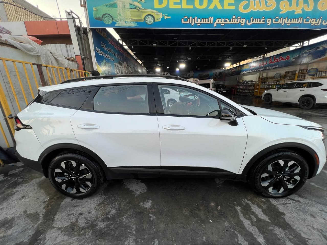 سبورتج 23 
باسمي تحويل مباشر 
مواصفاتها 
*تحكم ستيرن
*كشنات جلد
*اوتو هولد
*تحديد مسار مثبت سرعه 
*شاشه لمس سياقه ذاتيه 
*شحن وايرايس
 سياره مكفوله كير ومكينه  بشرط 

بغداد البلديات 
*********** بغداد, العراق
