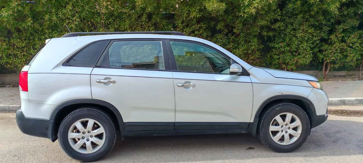 سورنتو 2012  وارد مريكي رقم كربلاء سنويه جديده 2030.
 (7 راكب) تحكم الستيرن جهتين اشاير بالمري كامره خلفيه وشاشه بالمرايه
بابين مبادلات بدون صبغ يعني مكفوله من الصبغ مكينة أربعه سلندر  السعر 135************ كربلاء, العراق
