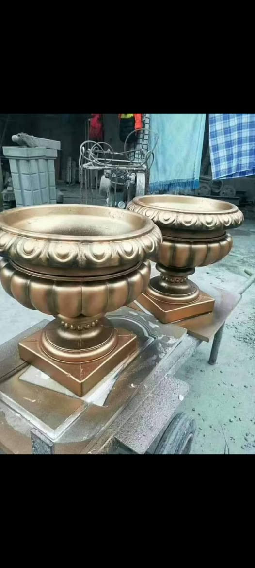 ✨ أضف لمسة فخامة إلى حديقتك ومنزلك ✨
نوفر قوالب السنادين والزخارف الكونكريتية بتصاميم أنيقة وجودة عالية، مناسبة للحدائق والمداخل والديكورات الخارجية.
📞 للاستفسار والطلب: ***********
