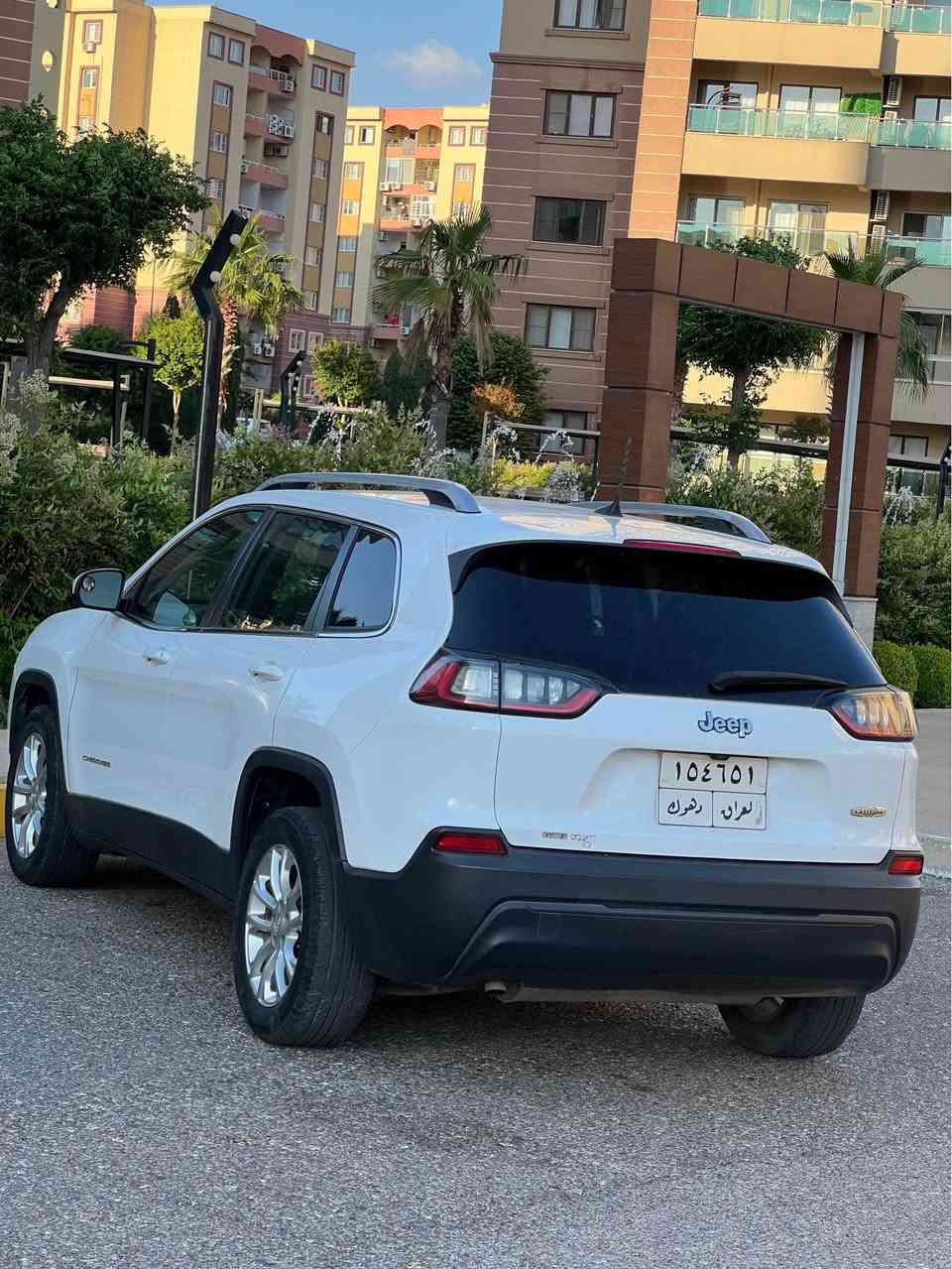 جيب شيروكي ٢٠١٩
Korek ( whatsapp ) 0750 456 30 83  
مواصفات :-
* ٤ پستن. 
* بريك به سمه .
* گيچ  ئه لكتروني.
* تحديد سرعه.
* ئه وتو  پارك.
* مكينه  ٢.٤
* لايد  ليد.
* گير توماتيك و عادي.
* دژه  خشان.
* ئه ي بي ئيس.
 
:- تێبيني : سبوخ  ئيك پارجه ( جه مه لخ ) دگه ل بوصته ك بولندي  .
:- ٧٠ مايلا  يا چوي.
 :- ئيرباگ  نه  فه بينه  و داخلي نه گرتيه .
:- سعر ١٤٠ وه ره قه و مجال .
موبايل *********** دهوك, العراق
