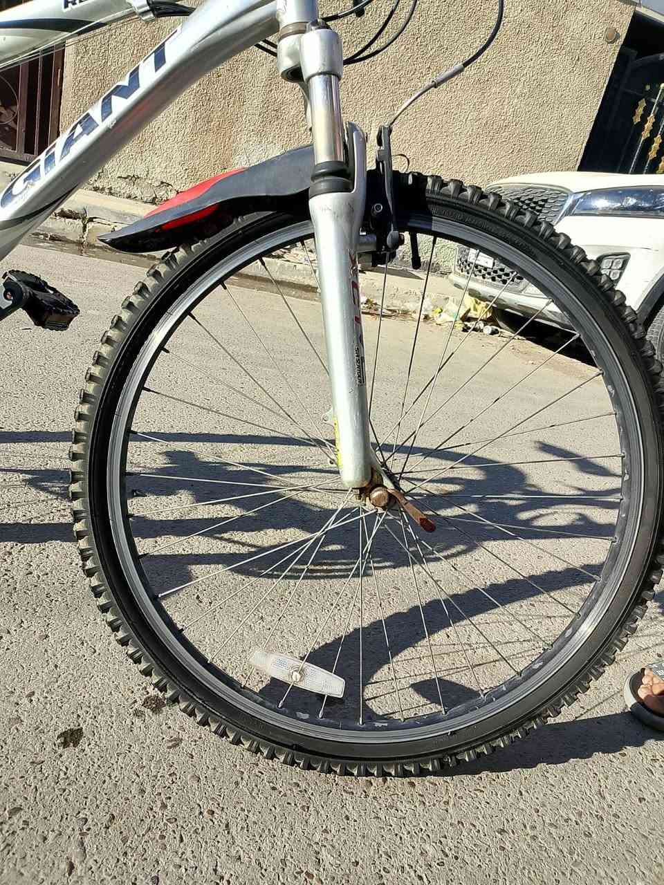 بايسكل اللمنيوم تايوانيGiANT/26/ للبيع نضافة فول أي نقص مابي 
السعر 150الف بي مجال بسيط 
بغداد حي الجهاد 
***********
***********
