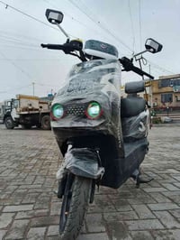 دراجه شحن للبيع بيها ضربه بسيطه ست بطاريات دراجه كامله كلش ما بيها اي ...