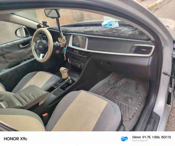 السلام عليكم كيا اوبتيما 2020 رقم مثنى انكليزي مكفوله كفاله عامه حته من الزلغ ماشيه 106الف تحكم ستيرن تبريد قطعتين حساس خلفي وامامي ويل كب 5 مرايات شفط ارضيه جلد تخم تاير حداديه وظع الشركه السعر 200وبيها مجال محرك 2400 ***********
