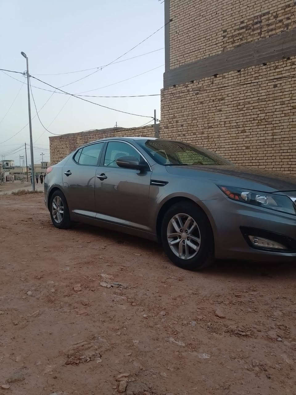 اوبتيما 2013 امريكي بيه فقط البنيد سياره جديده وجاهز رقم مثنى السعر 105وبيه مجال العنوان الديوانية قضاء الشاميه الرقم ***********
