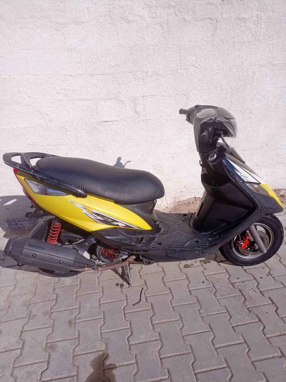 السلام عليكم للبيع دراجه ماكس ثعلب 140 الدراجه كفاله عامه كفاله برغي واحد مامفتوح  كفرات كله بلاديه ختم واحد كابريتر بلادي كلشي بيه شغال مابيه اي نقص مكاني بغداد الكرخ العطيفيه السعر المطلوب 550 قفله قفل هذه رقمي للتواصل *********** لاستفسار للاتصال
