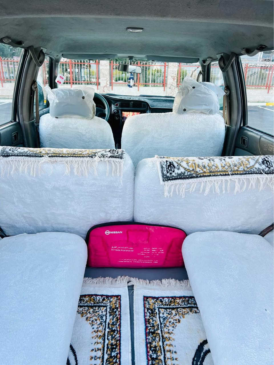 بسم الله الرحمن الرحيم(***********)
Nissan Patrol 2001 نیسان پەترۆڵ
سەیارەکە محسن ناو بۆرە فول عادیە رەقەم نوێ
سەیارەکە زۆر مەزبووتە ١ دینار مەسرەفی تیدانییە
بەرگە کوشن و گاعی لۆکم تازە تێی گرتووە بێ مەسرەفە
تایەی تازەیە سپێری لۆکی لەگەڵە غاز و بەنزین مەزبووت
دەرگای دواوەی و شانسی نەتەقیوە درزیشی نییە
ناو بەتانەی درزی هەبوو چاک کراوە زۆر جوانە سەیارەکە
لایت و سەکن و عەتەلی تازەم بۆ کریوە تند و تۆڵە
اکسل و دەبڵ اکسل بەشەرت گێڕ و مەکینە بەشەرت
تەبرید سارد و گەرم بەشەرت هیچ مەسرووفی تیا نییە
شاشە ئایپاتم بۆ بەستووە تحویل و غرامە بەشەرت
بەناو خۆمە تاکوو ٢٠٣١ نوێیە بەشەرتی حاسیبەش ناوی نییە
رەسمی سۆنەرەکەیم داناوە وەرگەراو شان دادانی نییە
دەحم و لێدرانی نییە سعری ٨٨ کەمێک مەجال شوێن رانیە
*********** ڤایبەر و واتسئاپی لەسەرە رانية, السليمانية
