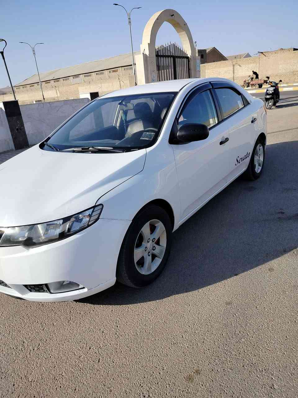 السلام عليكم 

كيا سيراتو خليجيه موديل 13

للبيع فقط

كفاله من  الصبغ بس بيها بارد 

رقم واسط ومكانها واسط مركز المدينه 

السياره جاهزه من تخم تاير وباتري

وتبريد ثلج🥶 وصدر نضيف 

بسمي مداور ثاني يوم 

السنويه تنفذ لحد 2029 

مكينه وكير مكفوله من الفتح

كير 6 نمر عادي اوتوماتيك

حجم المكينه 1600 دوش

التفاصيل اتصال او واتساب *********** 
السعر 95 وبيها مجال
