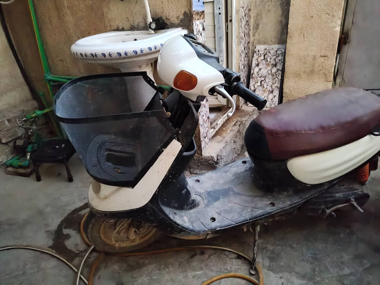 دراجة منغولي للبيع محرك ناعم شلعه قويه شاصي نظيف السعر 125 قفل
