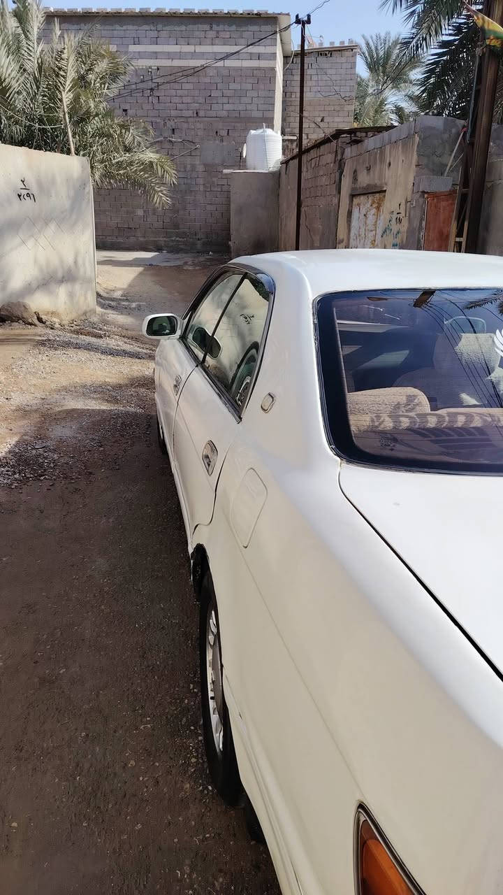 السلام عليكم بطه كراون لون ابيض مديل١٩٩٥
مكفوله من كصه ونقل سياره حلوه بمعنه لكلمه هزه جديده رقم انكليزي ل٣١تنتهي سنويه كير مكينه ثنين ونص  كفاله دواخل جيس بطاين جدد كهربائيات كله شغاله بس كبل شارع دينار ماذب عليها
مكان بصره ابو الخصيب حمدان *********** سعر ٤٨
