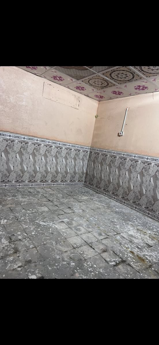 السلام عليكم بيت ب الاسمده مال ابو الخصيب بي غرفتين ومطبخ وصحيات قريب ع الشارع العام يمه سوك ومدارس وبشارع حسينيه ابافضل العباس نتعاقد وشكد ماتريد اكعد محد يشيلك البيت طابو
صرف ركن السعر 175 ألف فقط
تواصل واتساب فقط ***********
