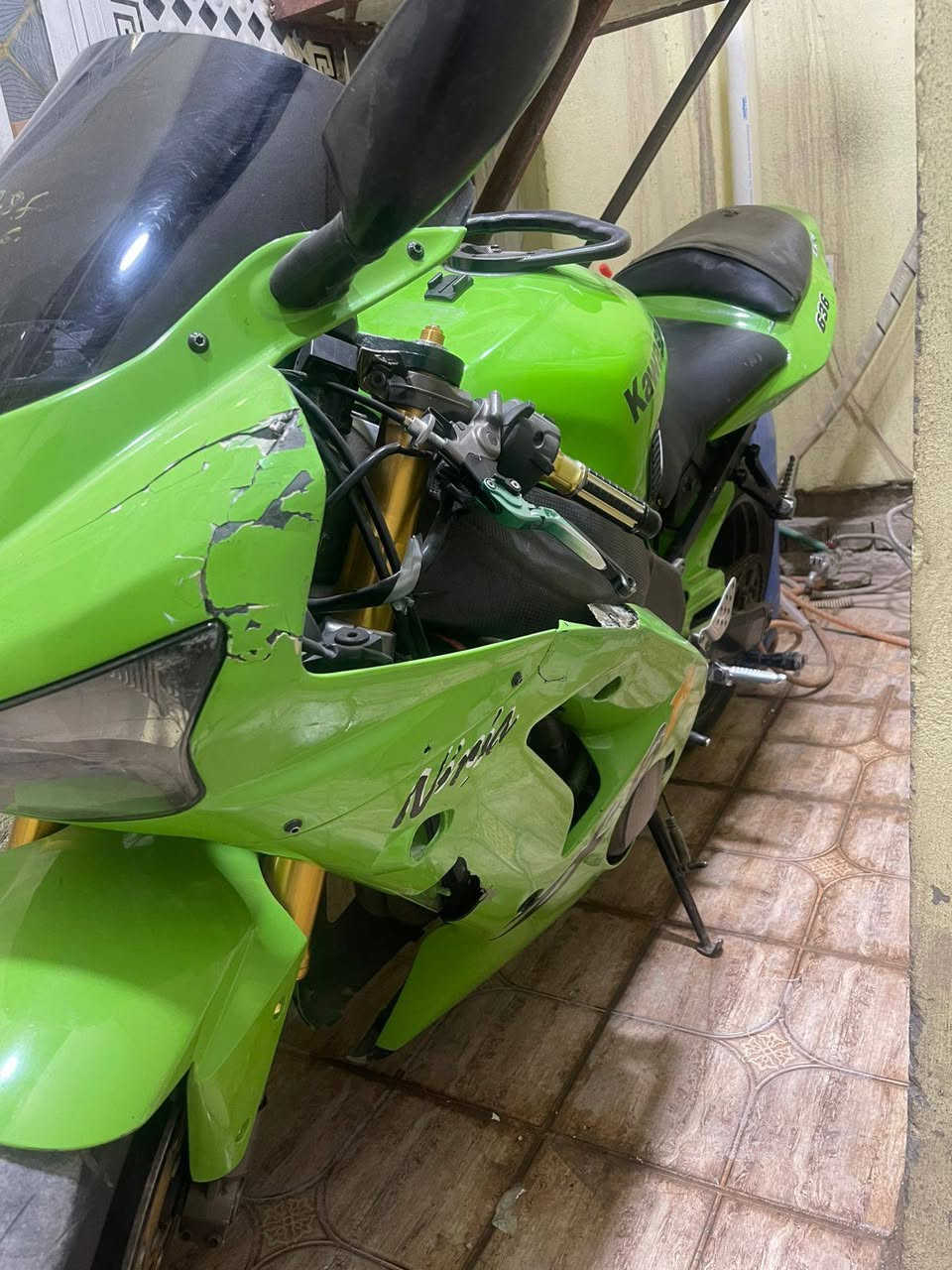 سلام عليكم بطح كاوسكي 2004 636 الدراجة نضيفة كفرات شويه امشخطة بيها شاصي كاربون فايبر وصالنصة كاربون فايبر محرك ناعم كير خير من الله معدل وشلعه يشك الكاع باقي التفاصيل خاص مكاني بغداد سريع محمد القاسم قرب شركة تويوتا ***********
