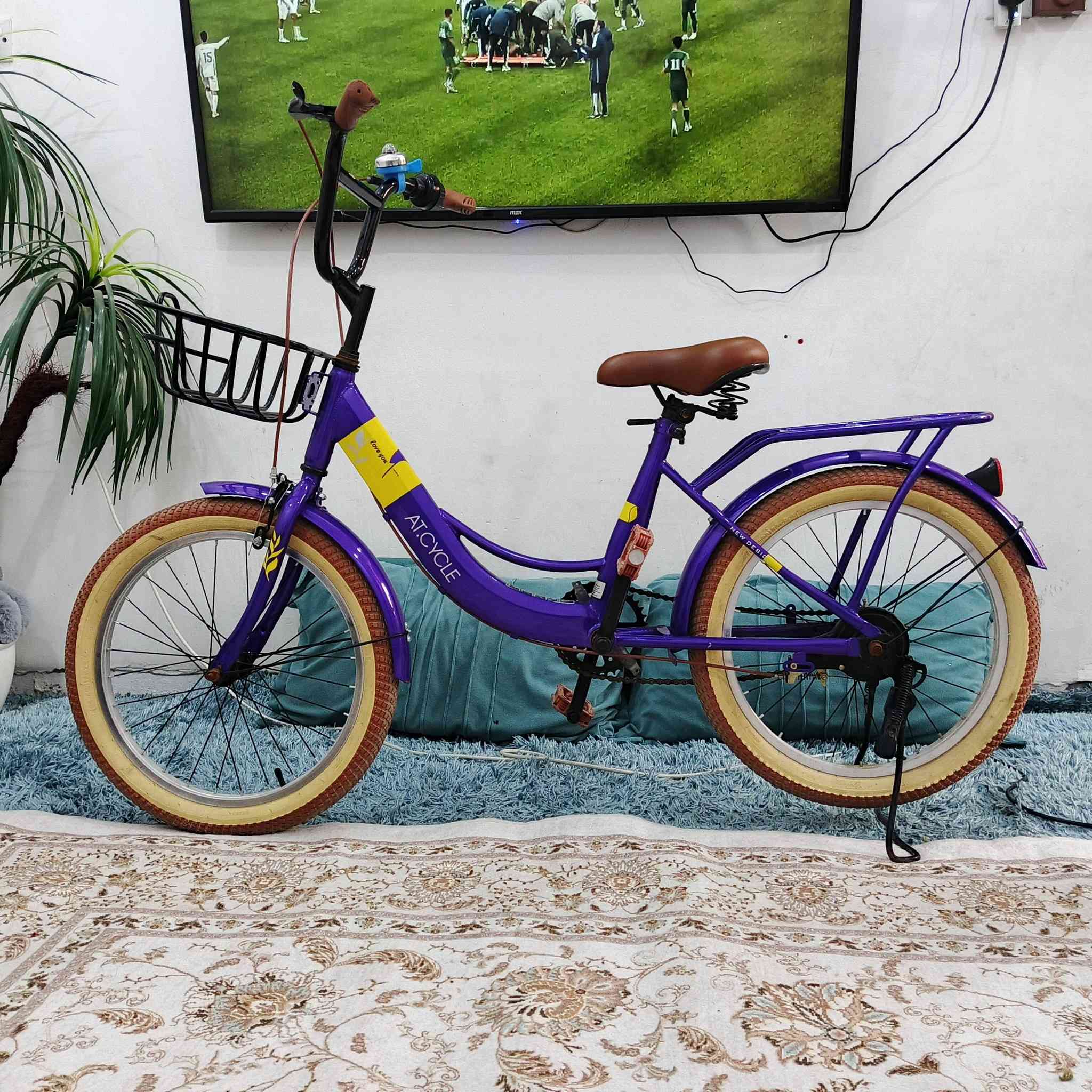 بايسكل حجم  20  بناتي باله ياباني للبيع استعمال قليل 
السعر  90  الف وبيه مجال المكان بغداد / الشعب
***********
